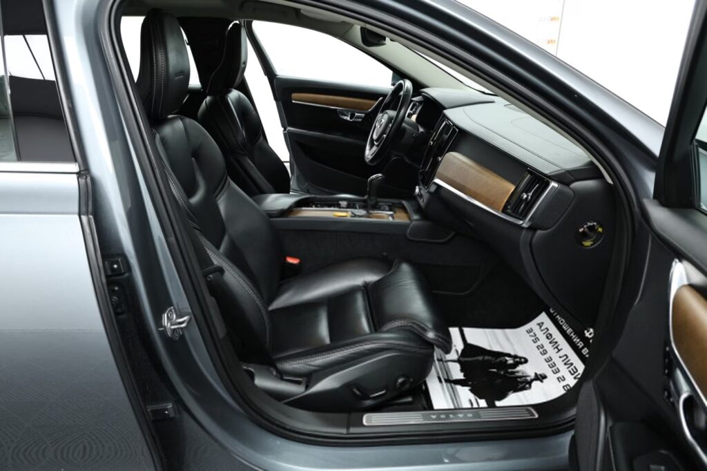 Volvo V90 II