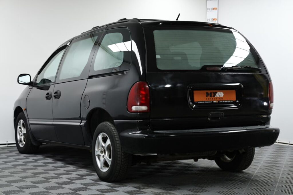 Chrysler Voyager III