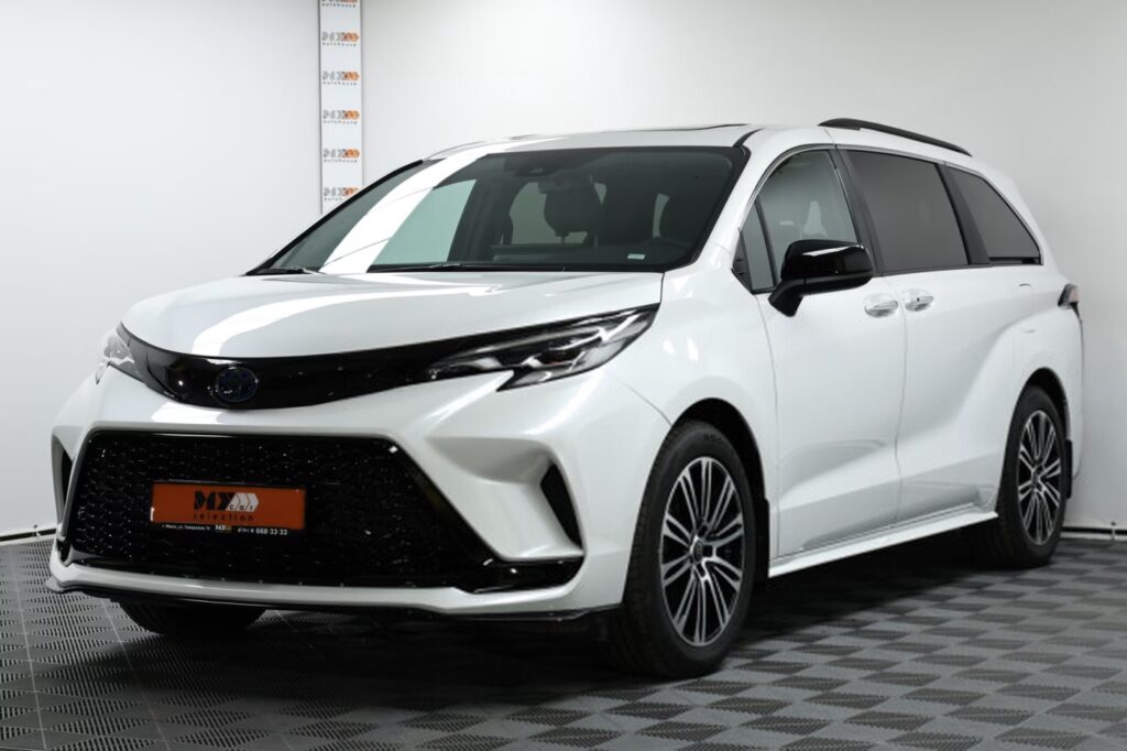 Toyota Sienna IV (XL40)