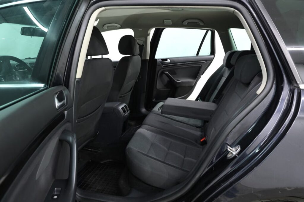 Volkswagen Golf VI