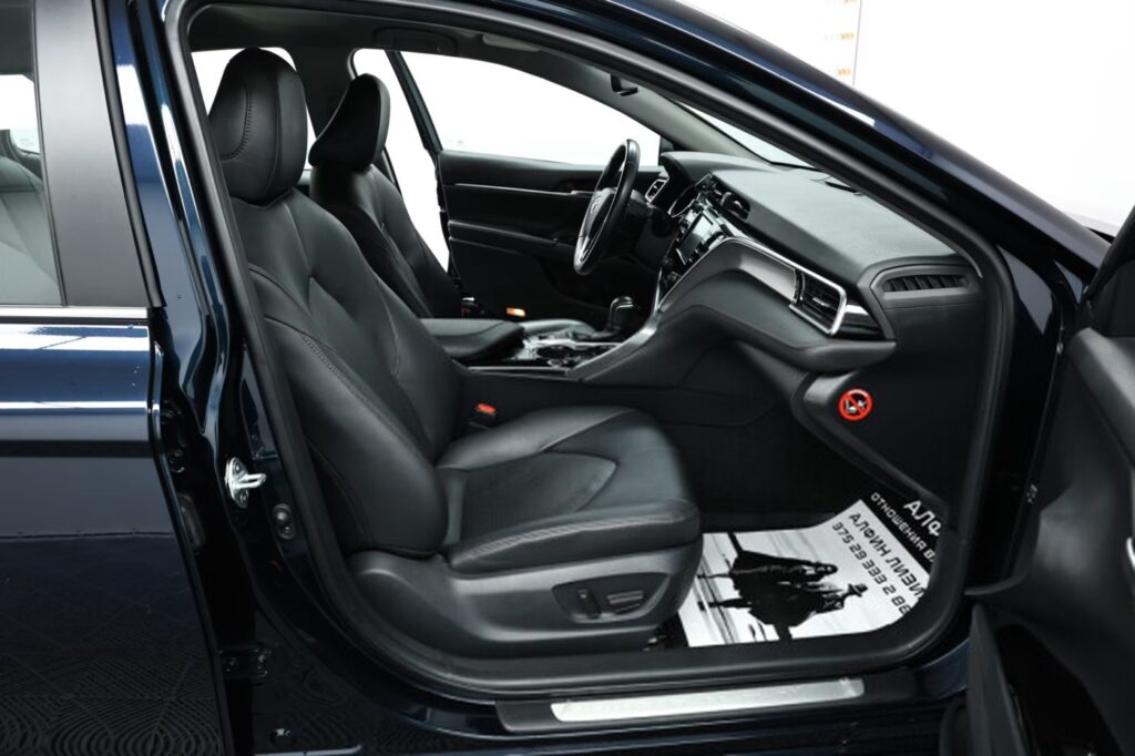 Toyota Camry XV70