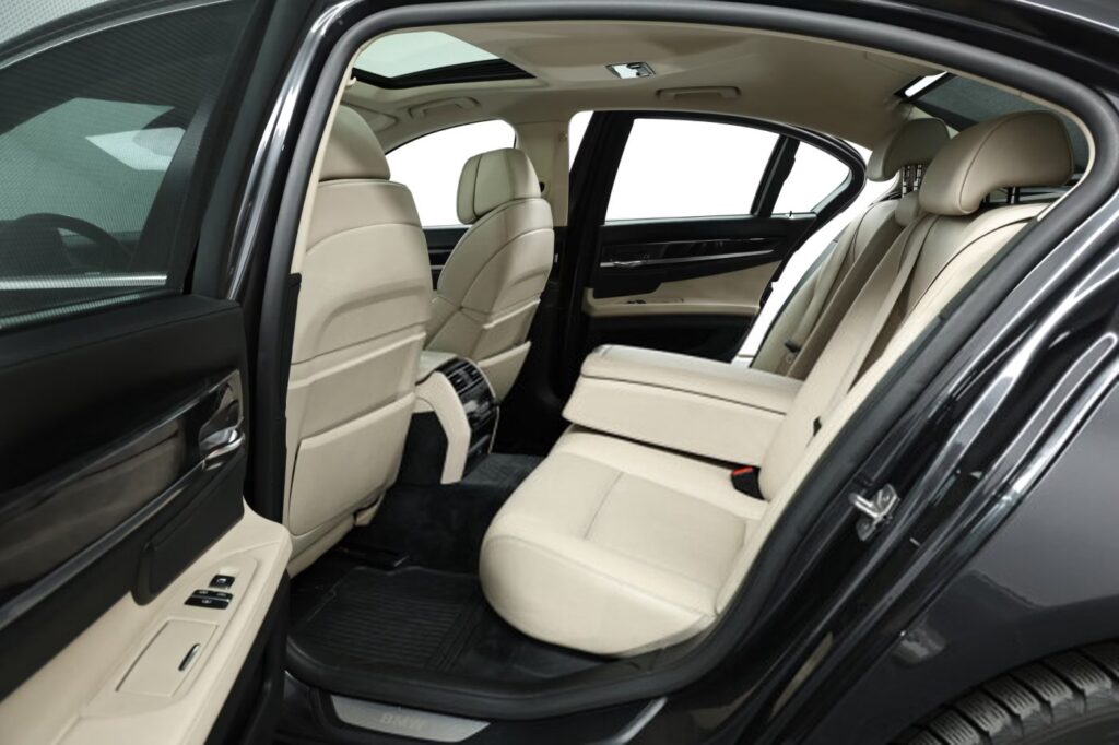 BMW 7 серия F01, F04