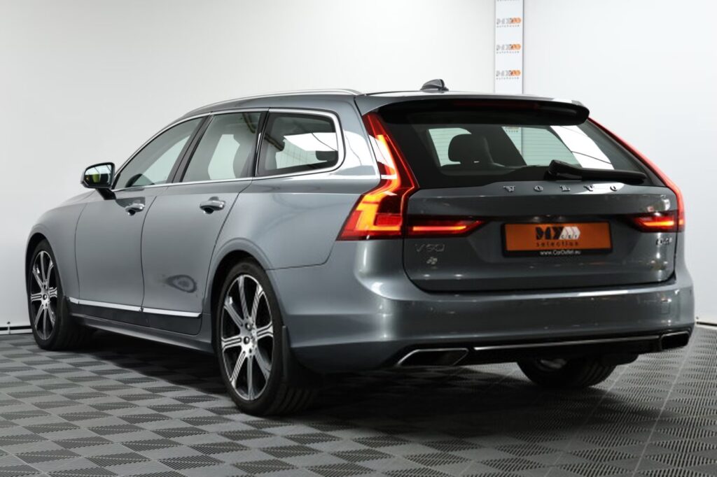 Volvo V90 II