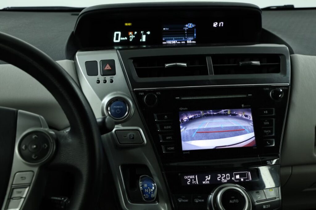 Toyota Prius V(+) ZVW40/41 · Рестайлинг