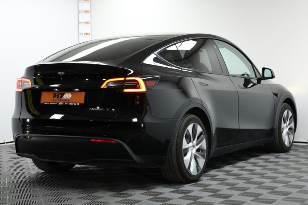Tesla Model Y I