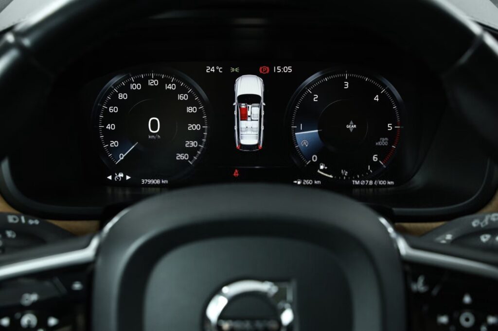 Volvo V90 II