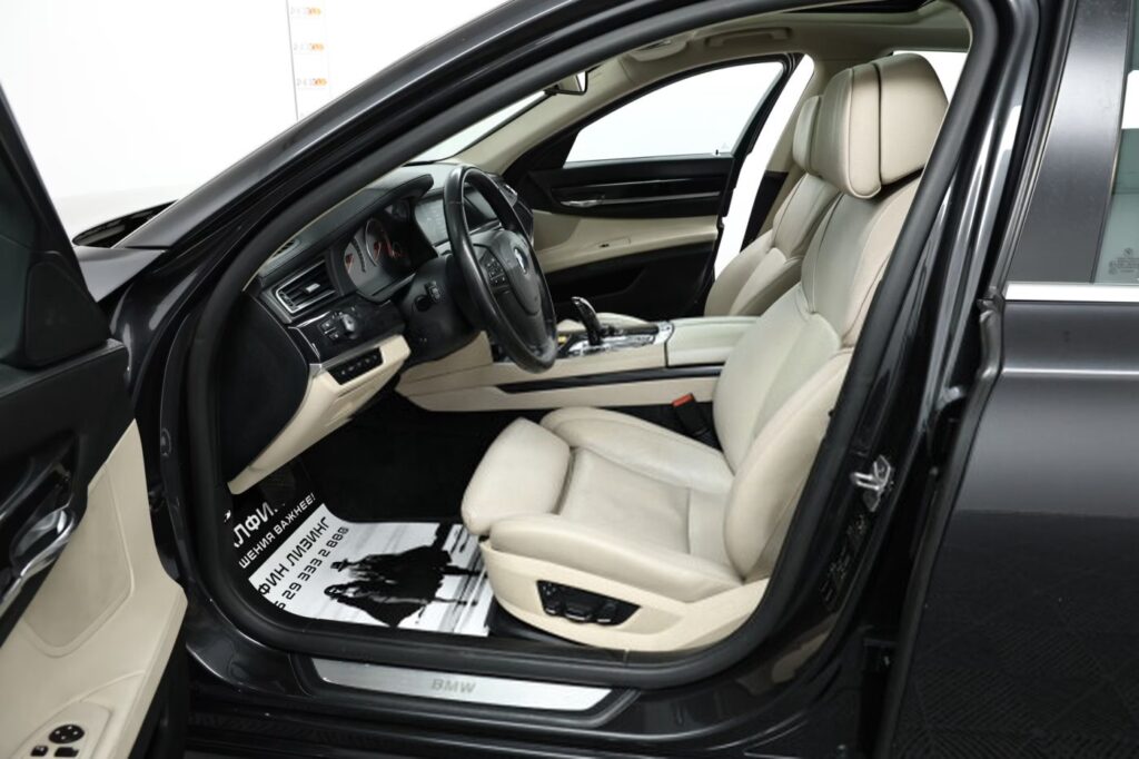 BMW 7 серия F01, F04