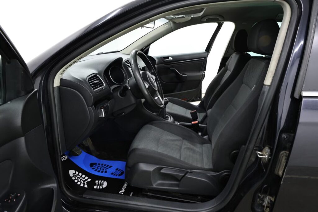 Volkswagen Golf VI