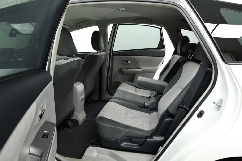 Toyota Prius V(+) ZVW40/41 · Рестайлинг