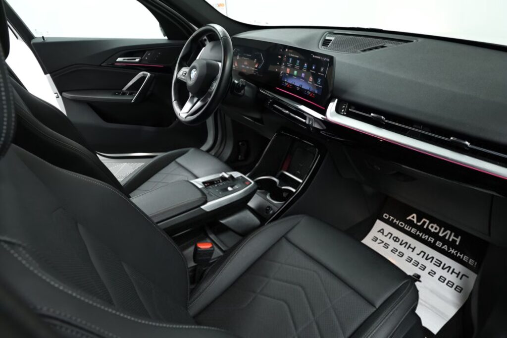BMW X1 U11