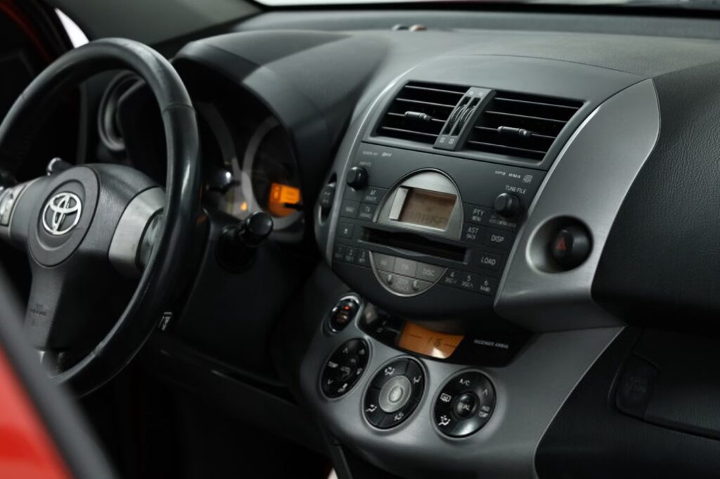 Toyota RAV4 III (XA30)