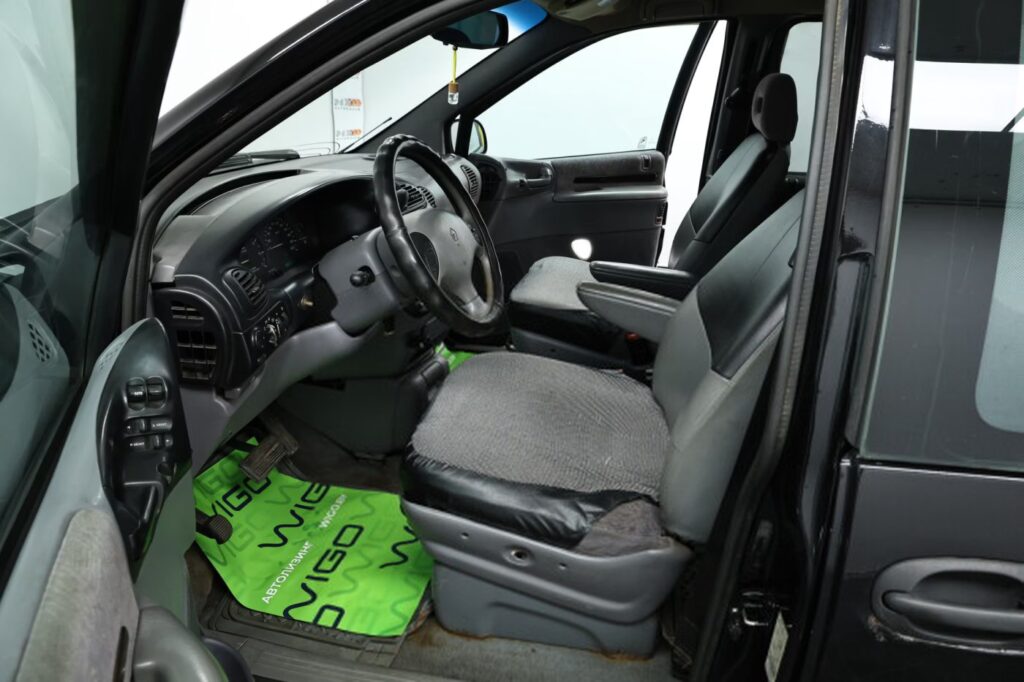 Chrysler Voyager III