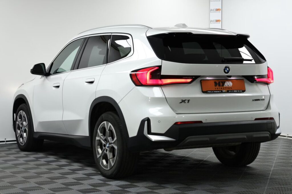 BMW X1 U11