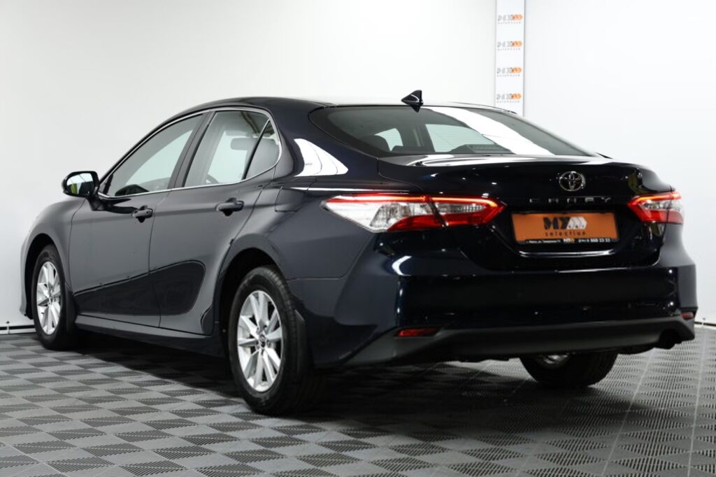 Toyota Camry XV70