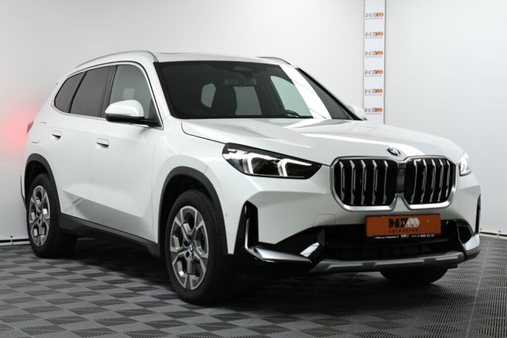 BMW X1 U11