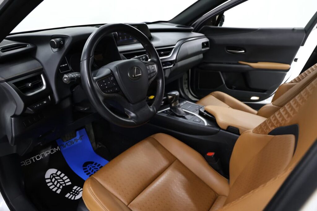 Lexus UX I