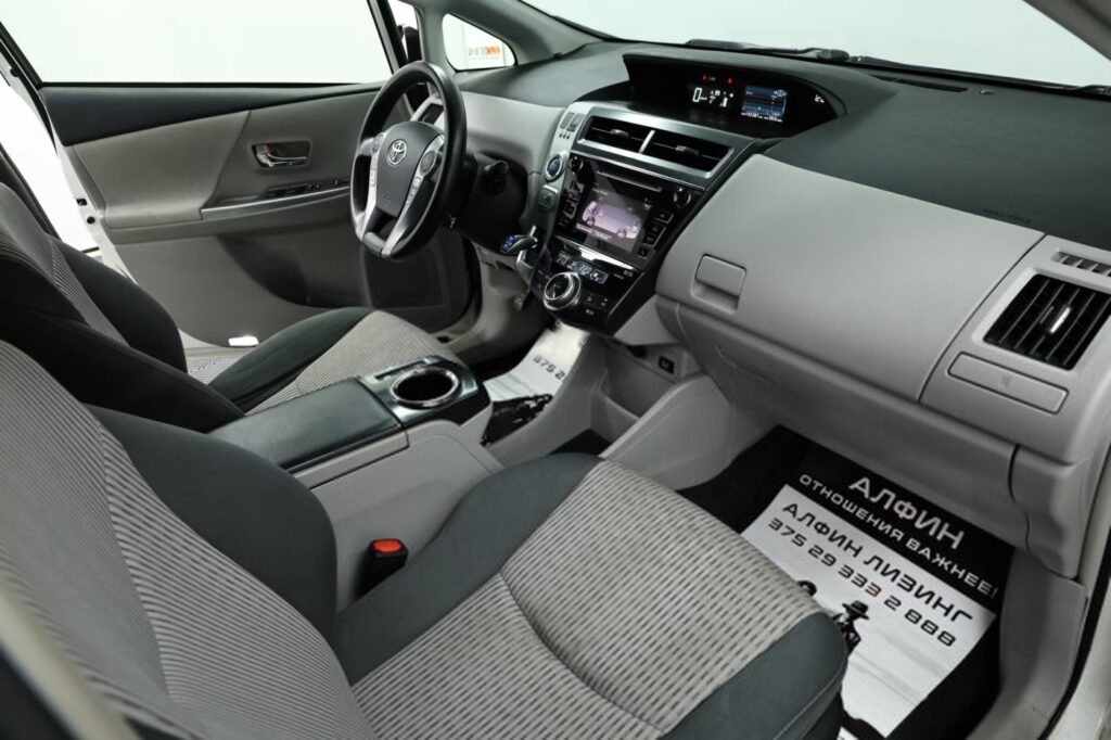 Toyota Prius V(+) ZVW40/41 · Рестайлинг