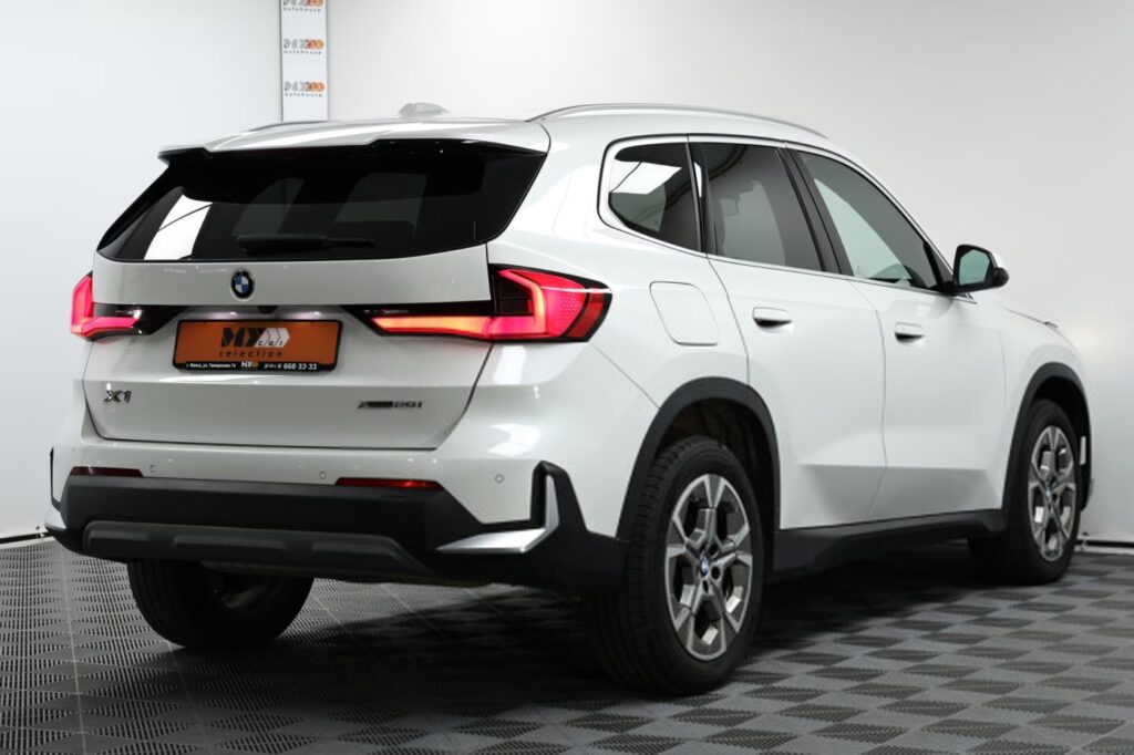BMW X1 U11