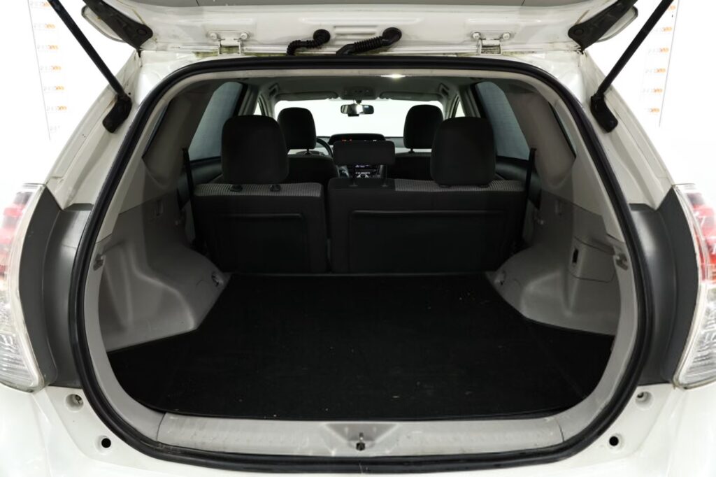 Toyota Prius V(+) ZVW40/41 · Рестайлинг