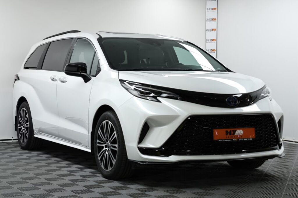 Toyota Sienna IV (XL40)