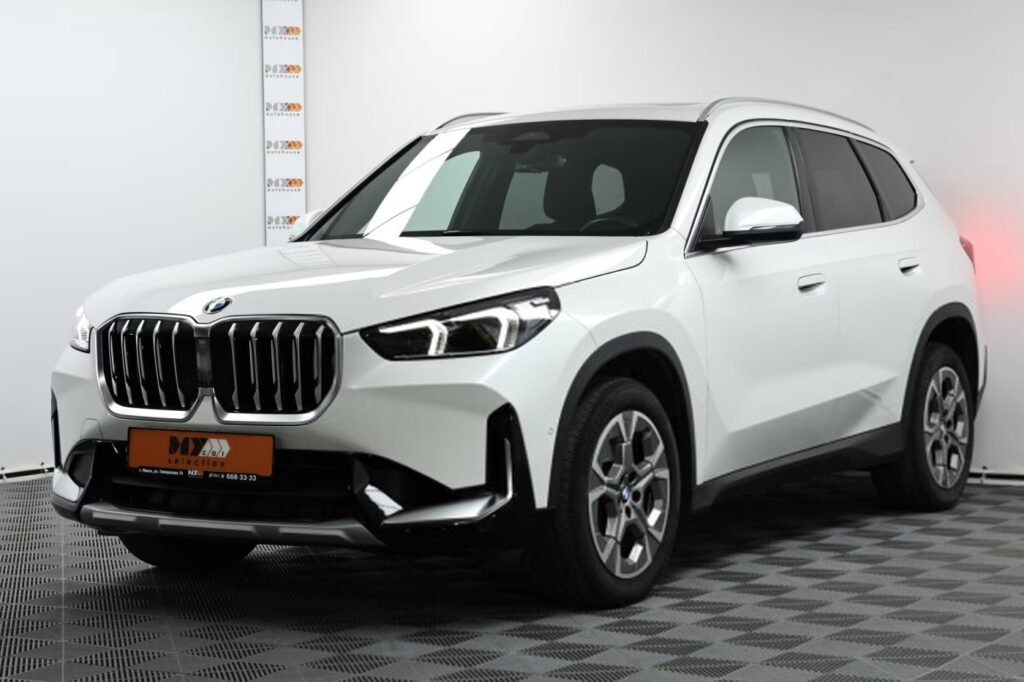 BMW X1 U11