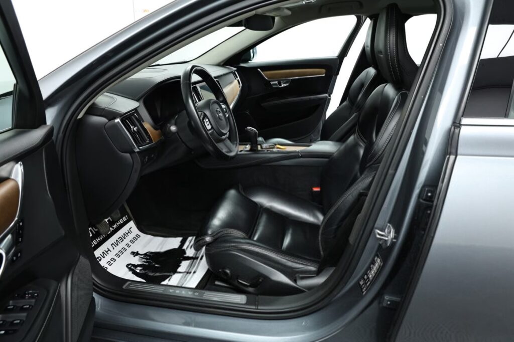 Volvo V90 II