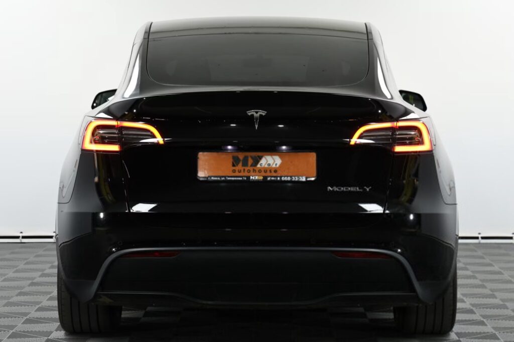Tesla Model Y I