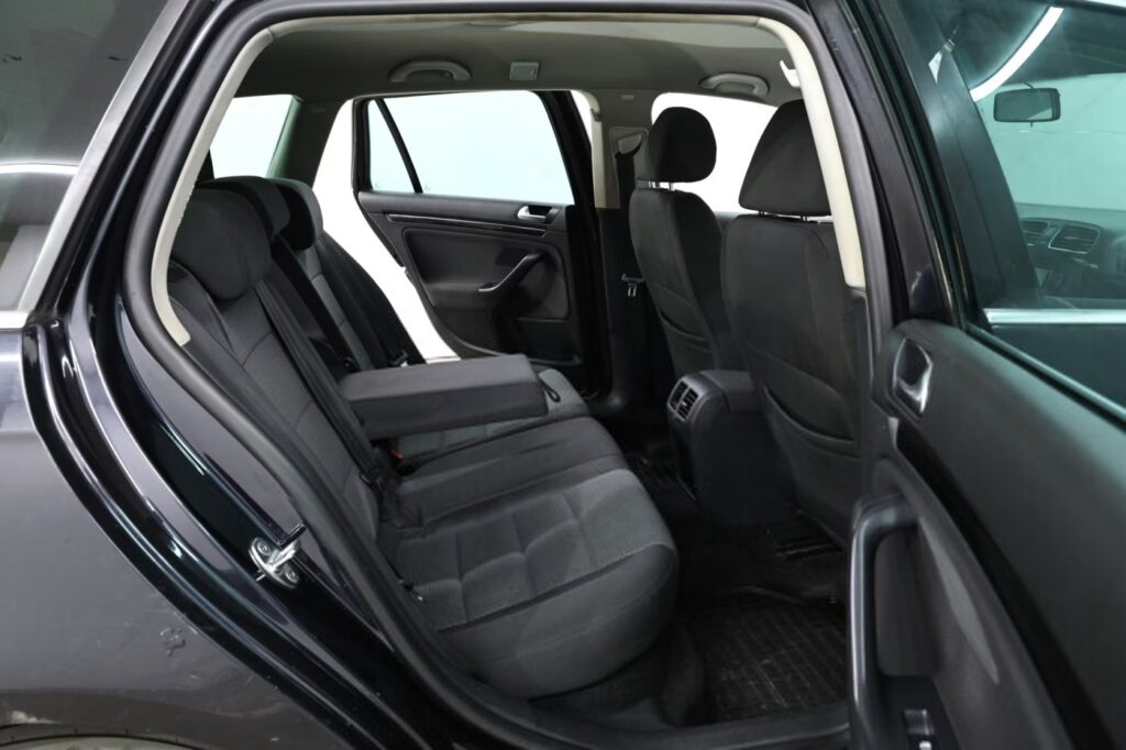 Volkswagen Golf VI