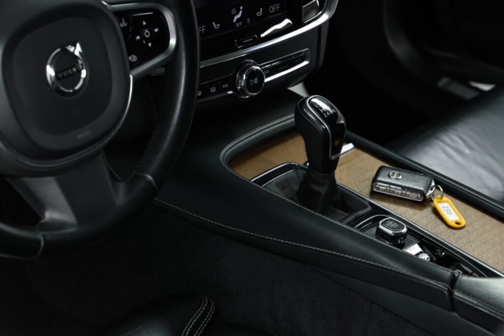 Volvo V90 II