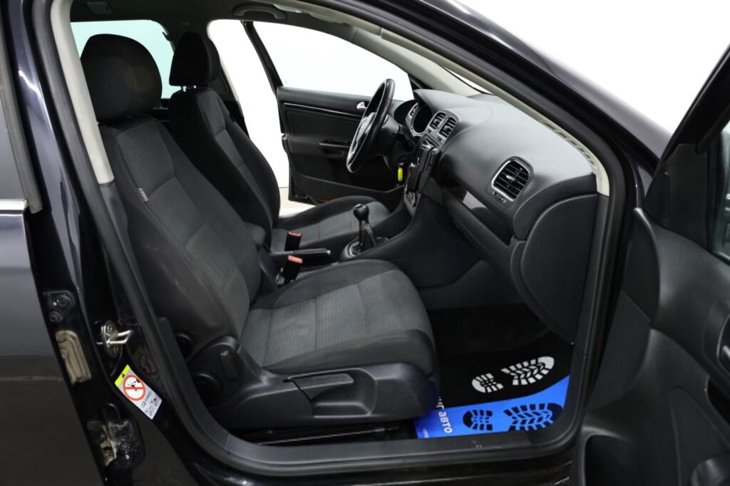 Volkswagen Golf VI