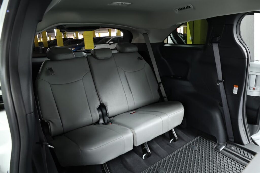 Toyota Sienna IV (XL40)