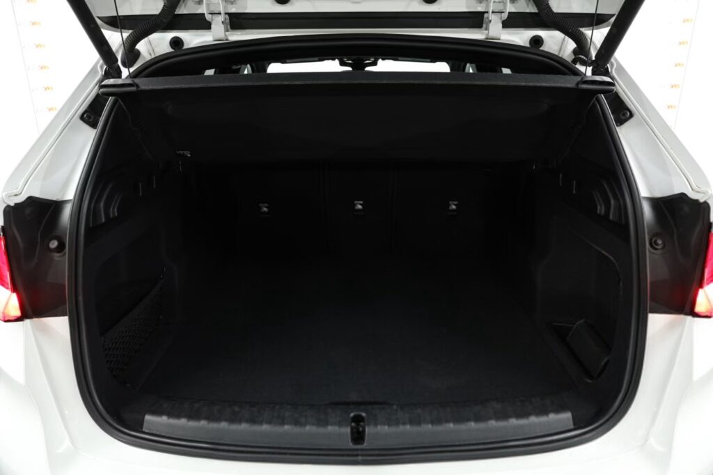 BMW X1 U11