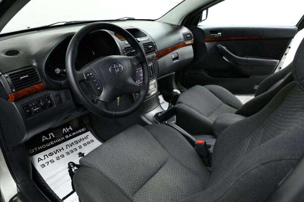 Toyota Avensis II (T250)
