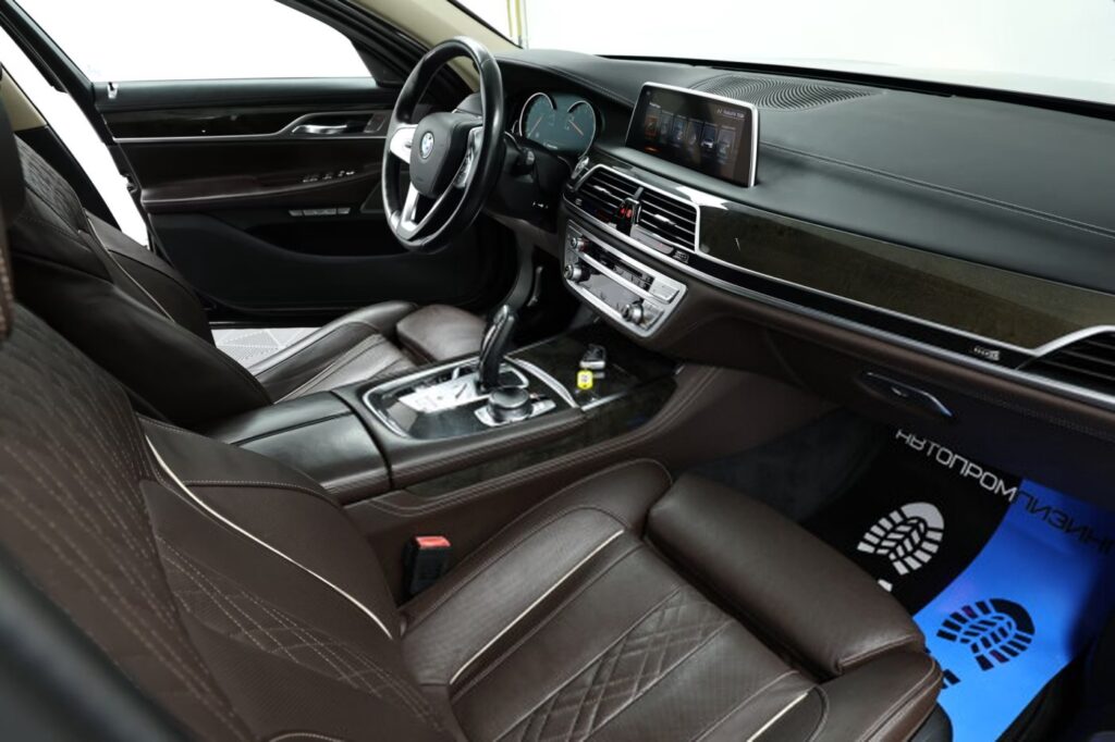BMW 7 серия G12 (Long)