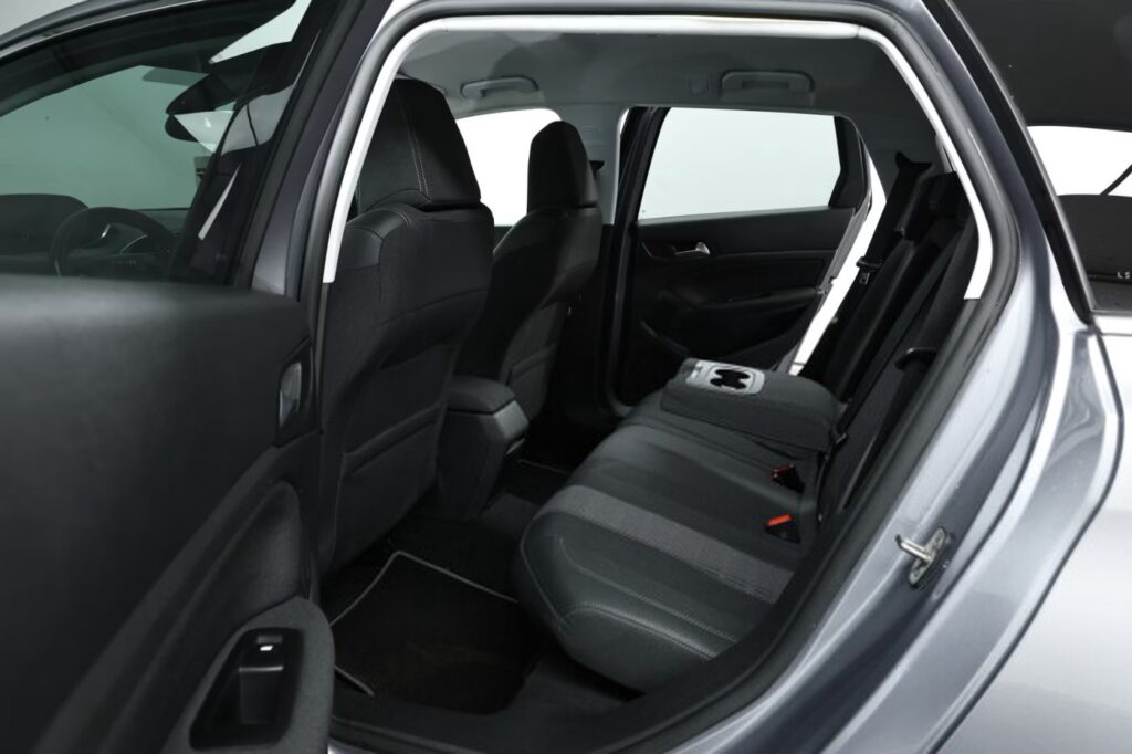 Peugeot 308 T9 · Рестайлинг