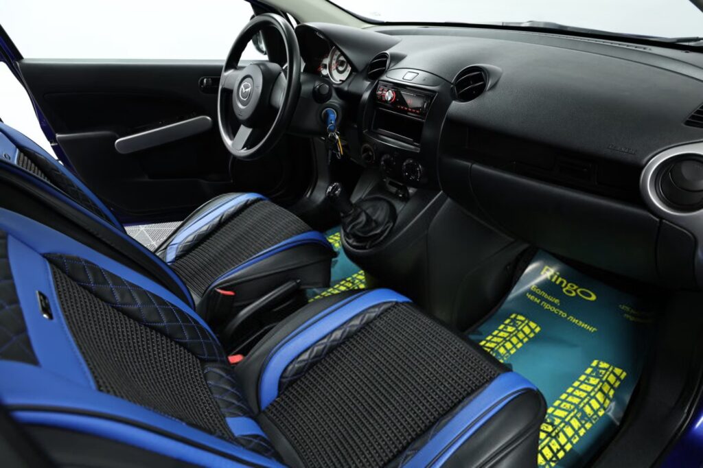 Mazda 2 II
