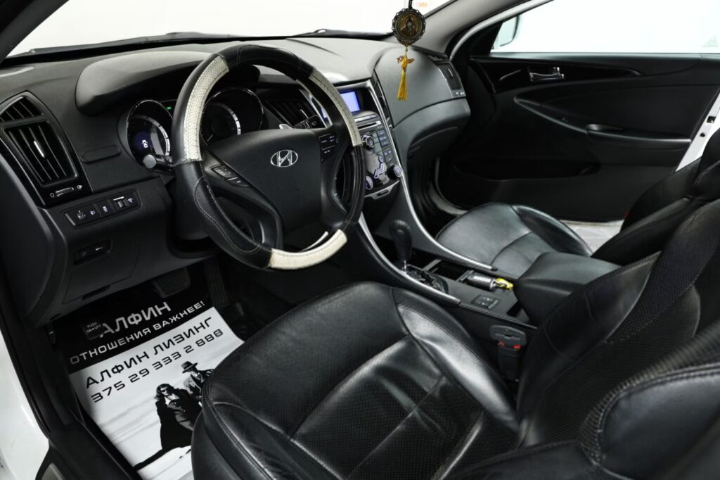 Hyundai Sonata YF
