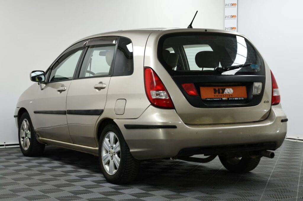 Suzuki Liana I