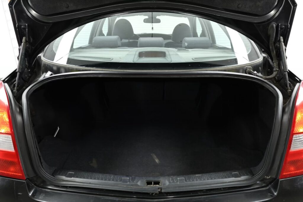Nissan Primera P12