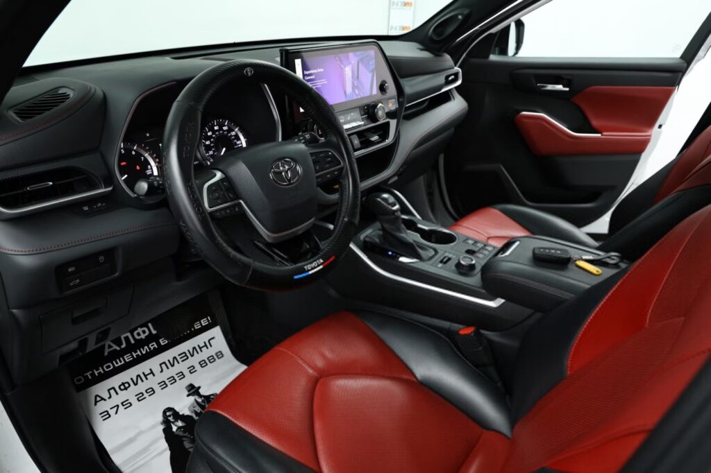 Toyota Highlander IV (XU70)