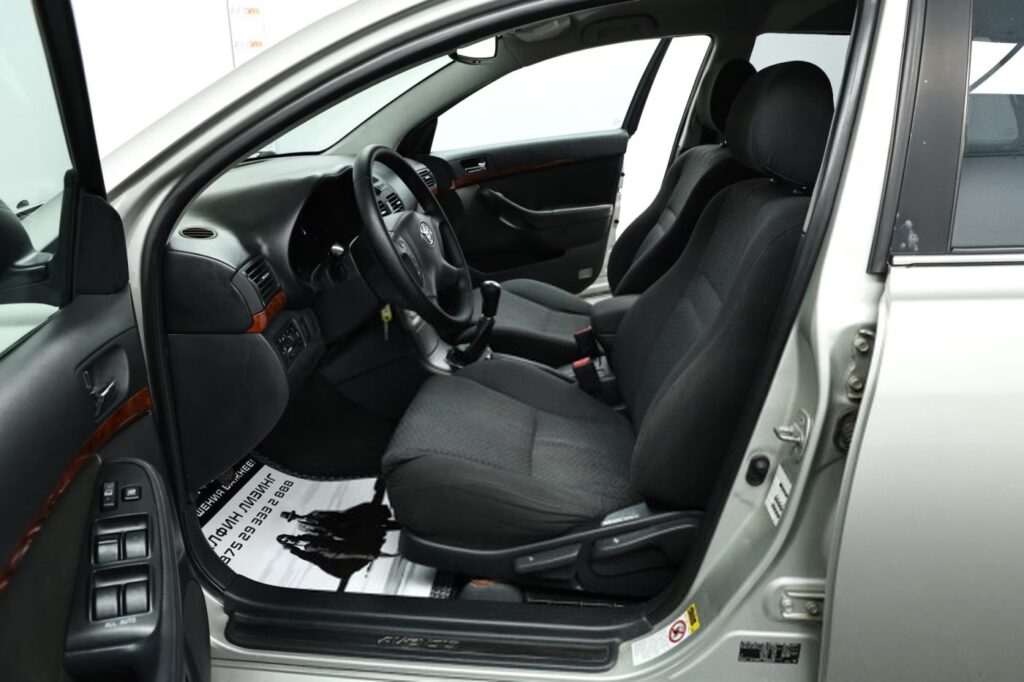 Toyota Avensis II (T250)