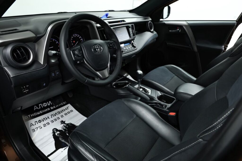 Toyota RAV4 IV (XA40) · Рестайлинг