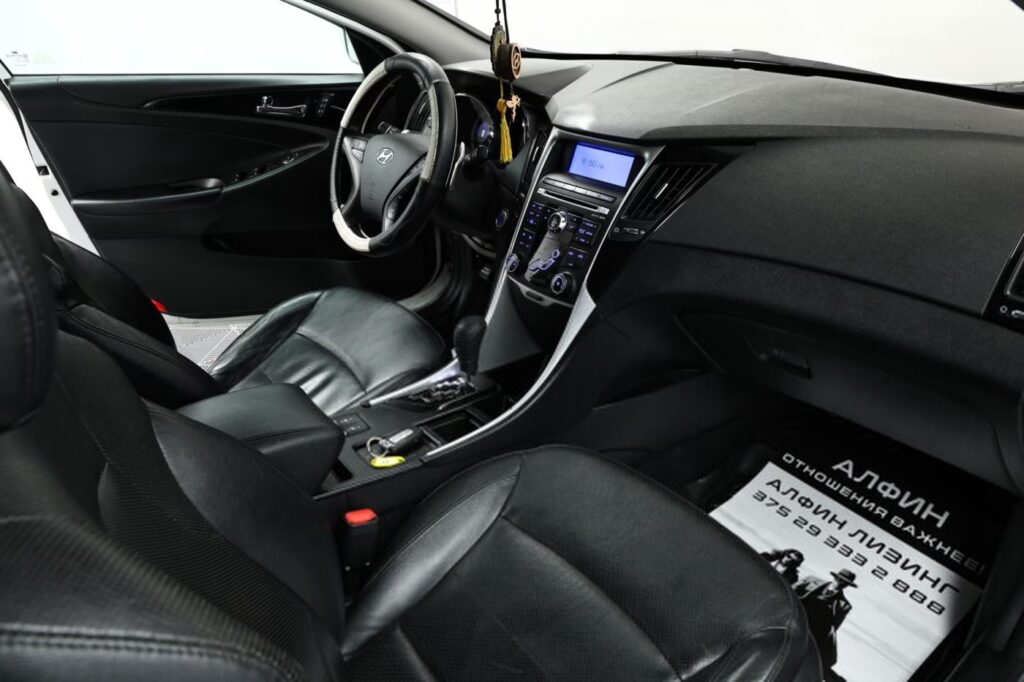 Hyundai Sonata YF