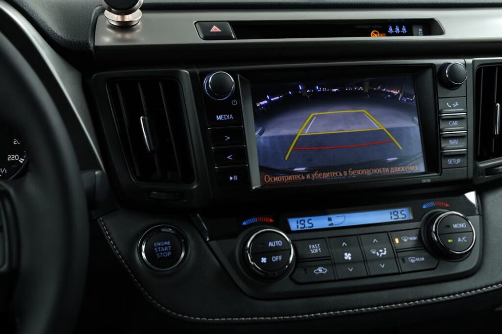 Toyota RAV4 IV (XA40) · Рестайлинг