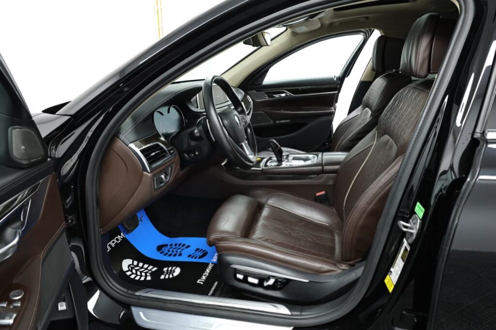 BMW 7 серия G12 (Long)