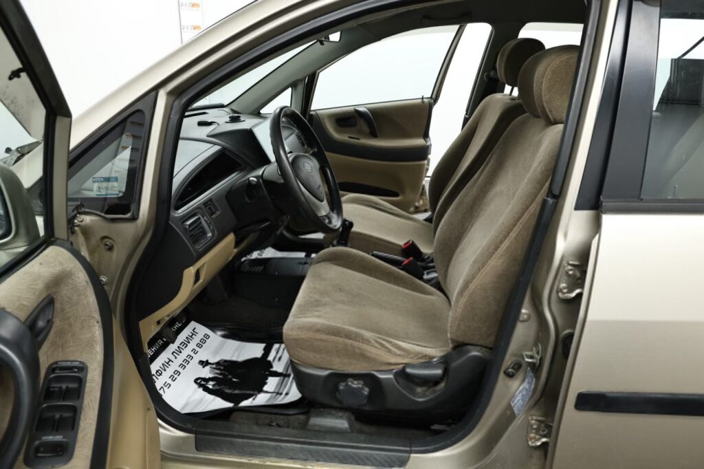 Suzuki Liana I