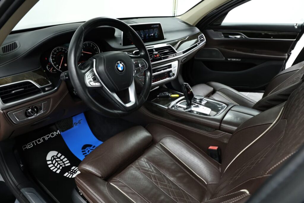 BMW 7 серия G12 (Long)