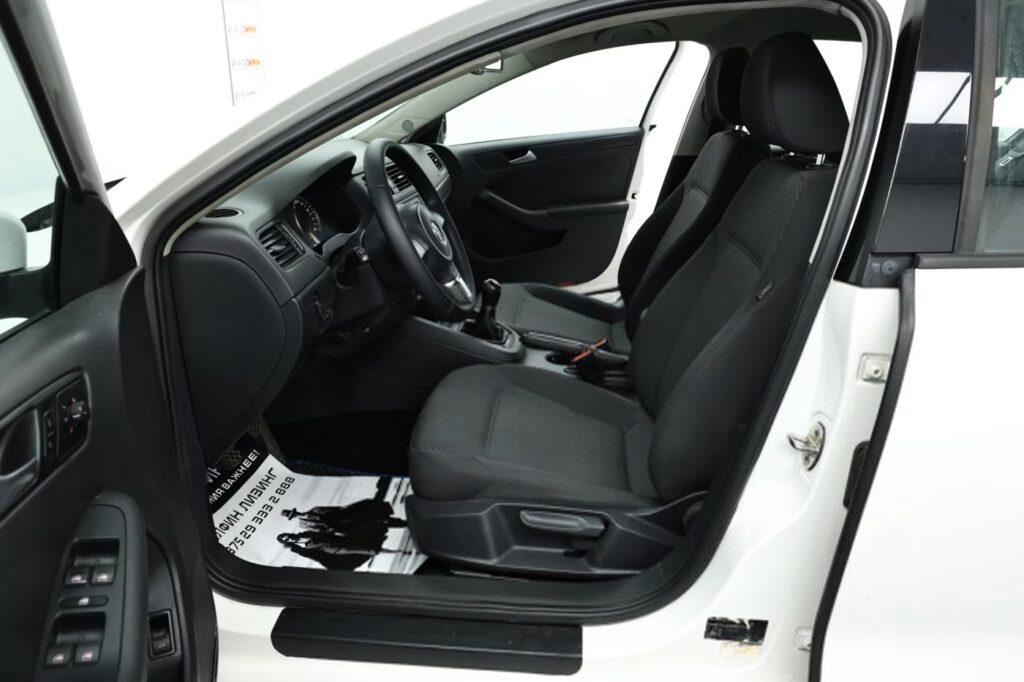 Volkswagen Jetta VI