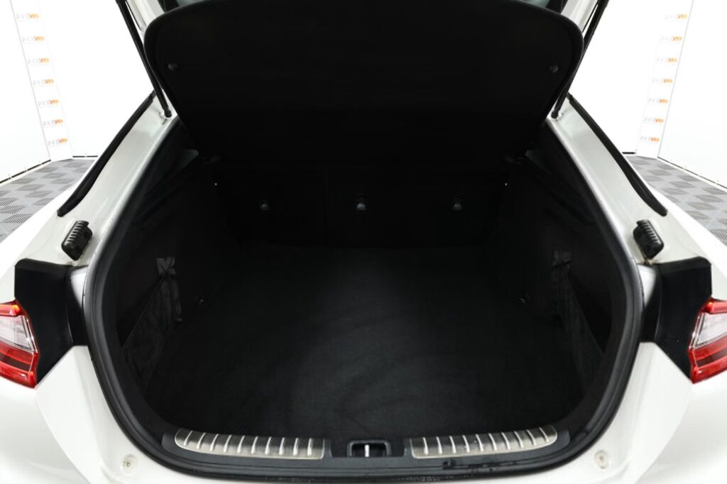 Kia Stinger I