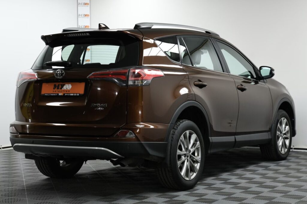 Toyota RAV4 IV (XA40) · Рестайлинг